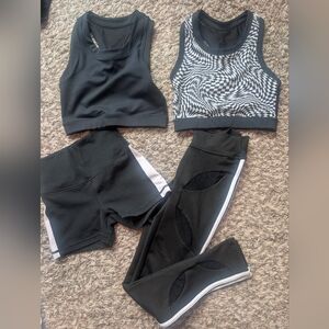 Jo+Jax Youth Large Black And White Lot